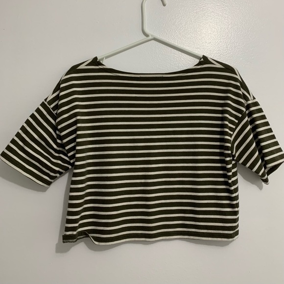 FOREVER21 CROP TEE - Picture 2 of 4